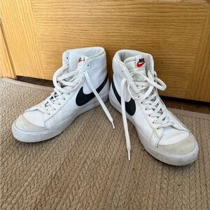 Nike White and Black High-Tops